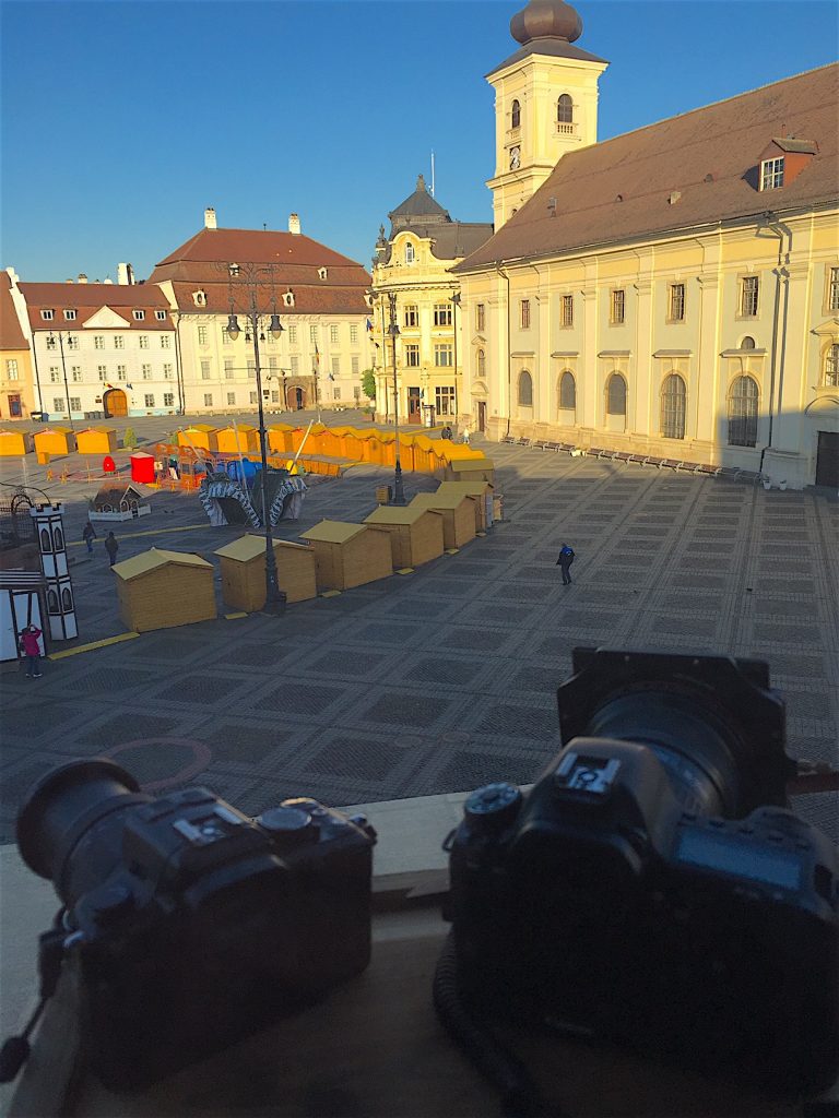 Piata mare din Sibiu, primele ore ale diminetii.