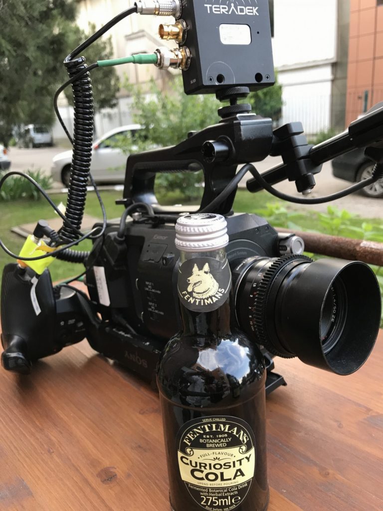 Dupa filmare bem si noi o cola vegetariana